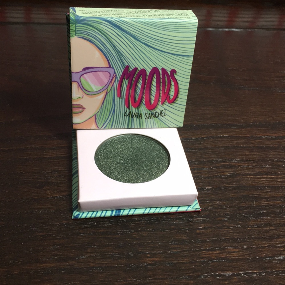 Eye shadow